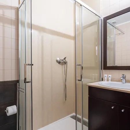 Host Wise - Urban Stylish Flat - Ace Location Апартаменты Порту