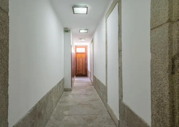 Host Wise - Urban Stylish Flat - Ace Location Apartament *